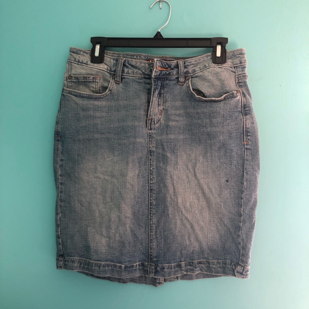 Chiqle denim light wash straight jean skirt